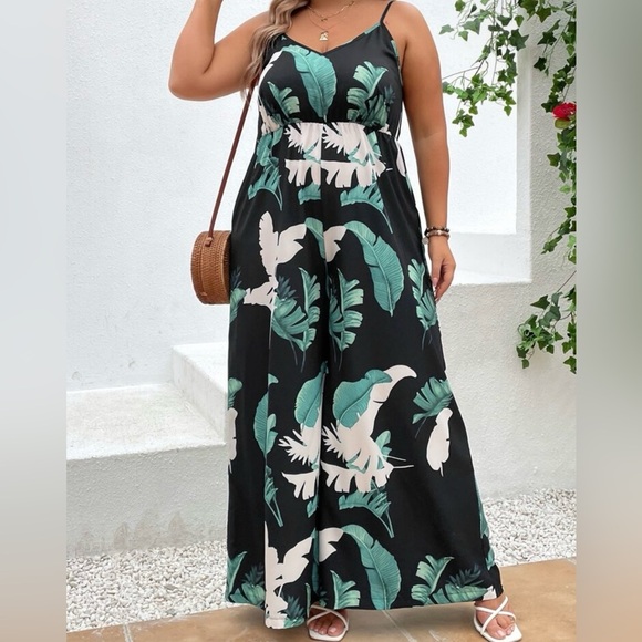 SHEIN Holidaya Plus Tropical Print Wide
Leg Cami Jumpsuit - Picture 4 of 10